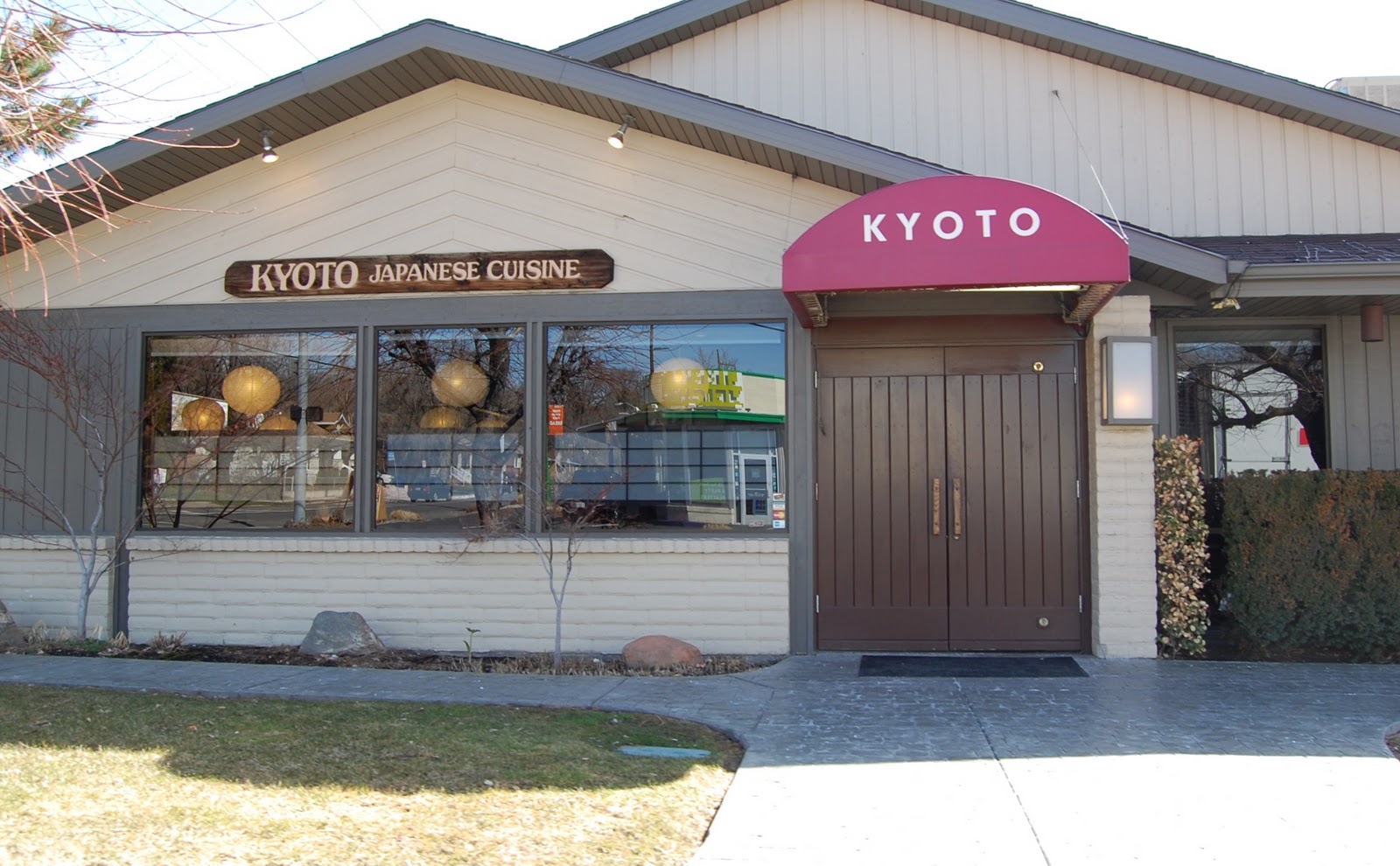 exterior of kyoto restaurant